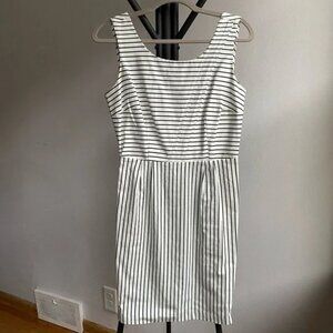 Striped Dress with Gold Button Detail 🖤🤍